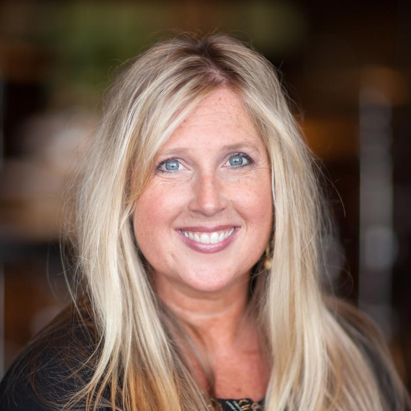 Portrait of Amy Elliot